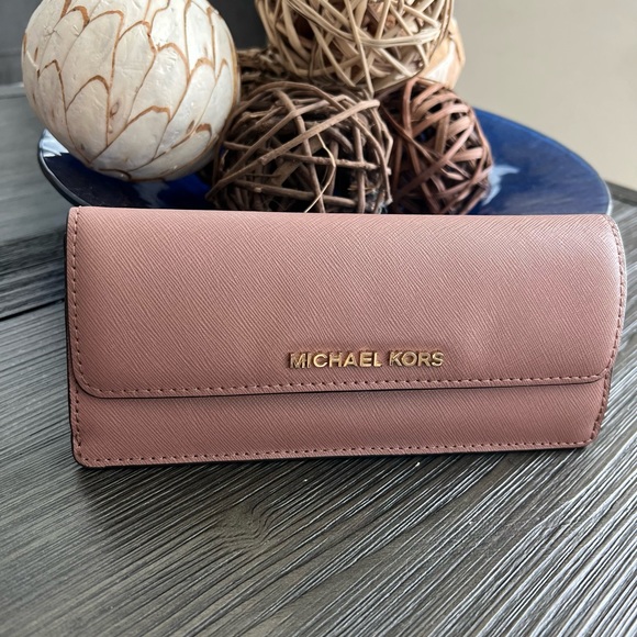 Michael Kors Dusty Rose Flap Wallet - Picture 8 of 9